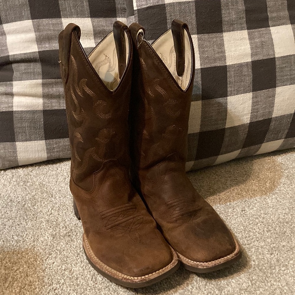Boys leather boots by Old West